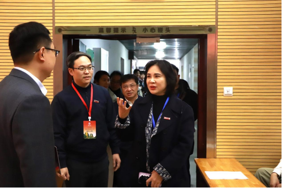 吴明红校长莅临  苏畅
检查指导研究生复试工作